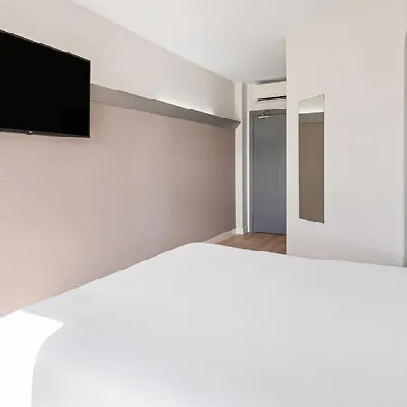 Granada Hotell *